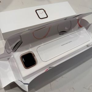 Apple Series 4 GPS + Cell Watch with Gold Aluminum Case